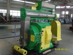 Chicken feed pellet machine